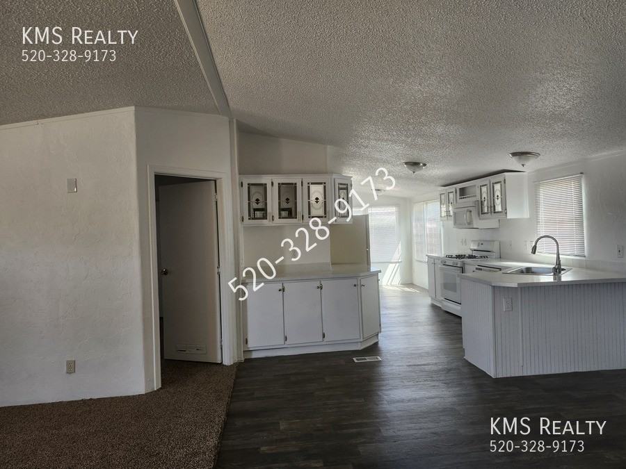 13310 N Flintlock Rd #1 - Photo 2 of 19