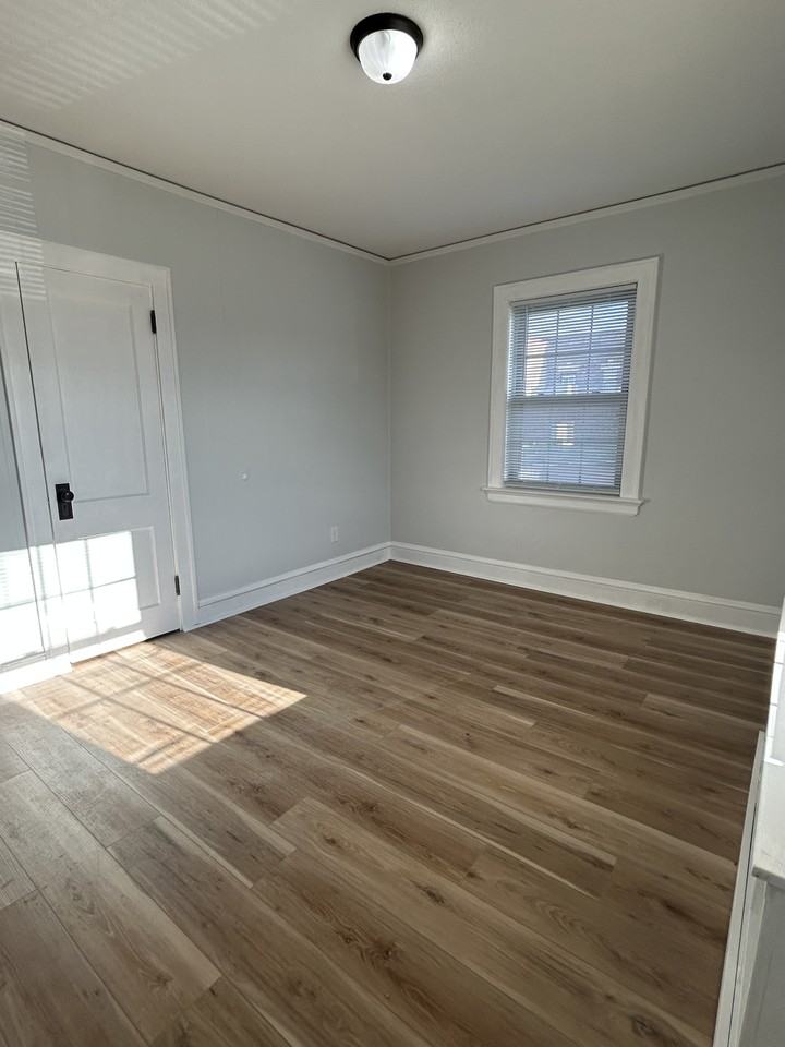 2020 1st Avenue - Photo 7 of 10