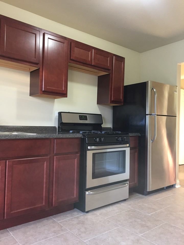 CHARIOT BLDG - Photo 2 of 6