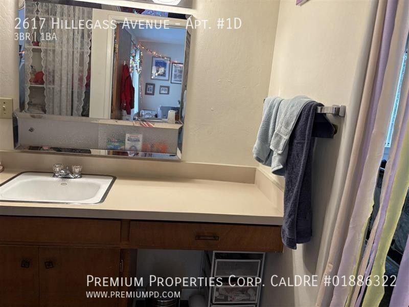 2617 Hillegass Ave #1D - Photo 7 of 34