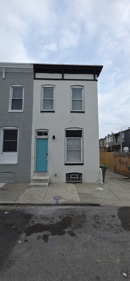 801 N Port St - Photo 4 of 13