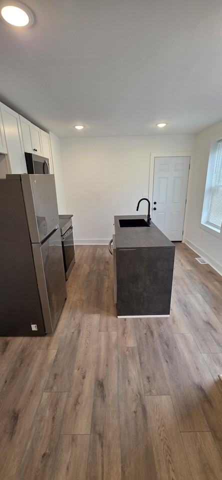 801 N Port St - Photo 7 of 13