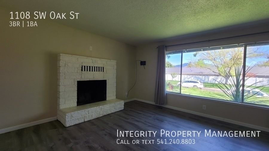 1108 Sw Oak St - Photo 5 of 16