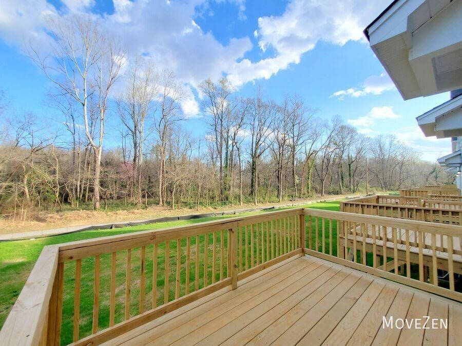 275 Vanderbilt Rd - Photo 4 of 33