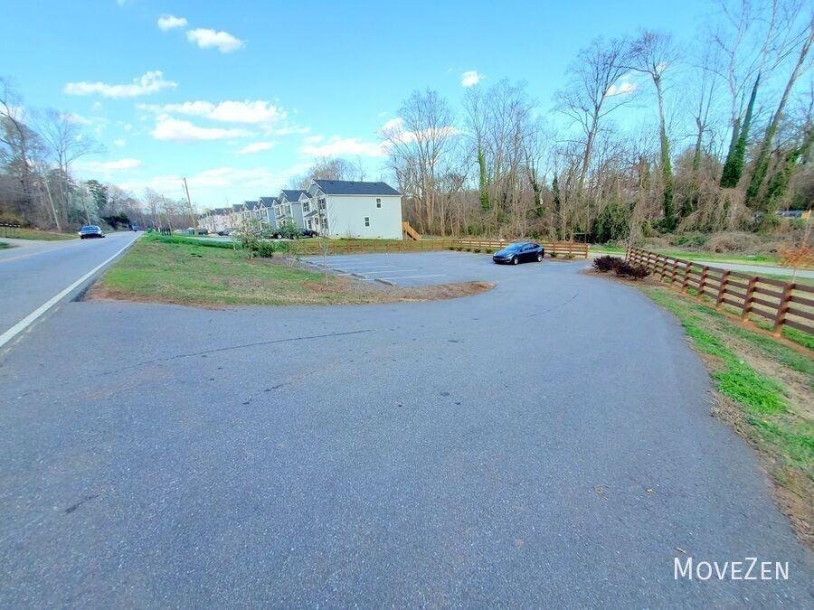 275 Vanderbilt Rd - Photo 7 of 33