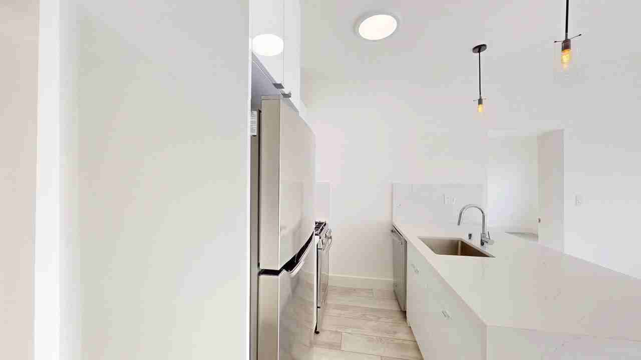 1433 Clay St #12 - Photo 6 of 24