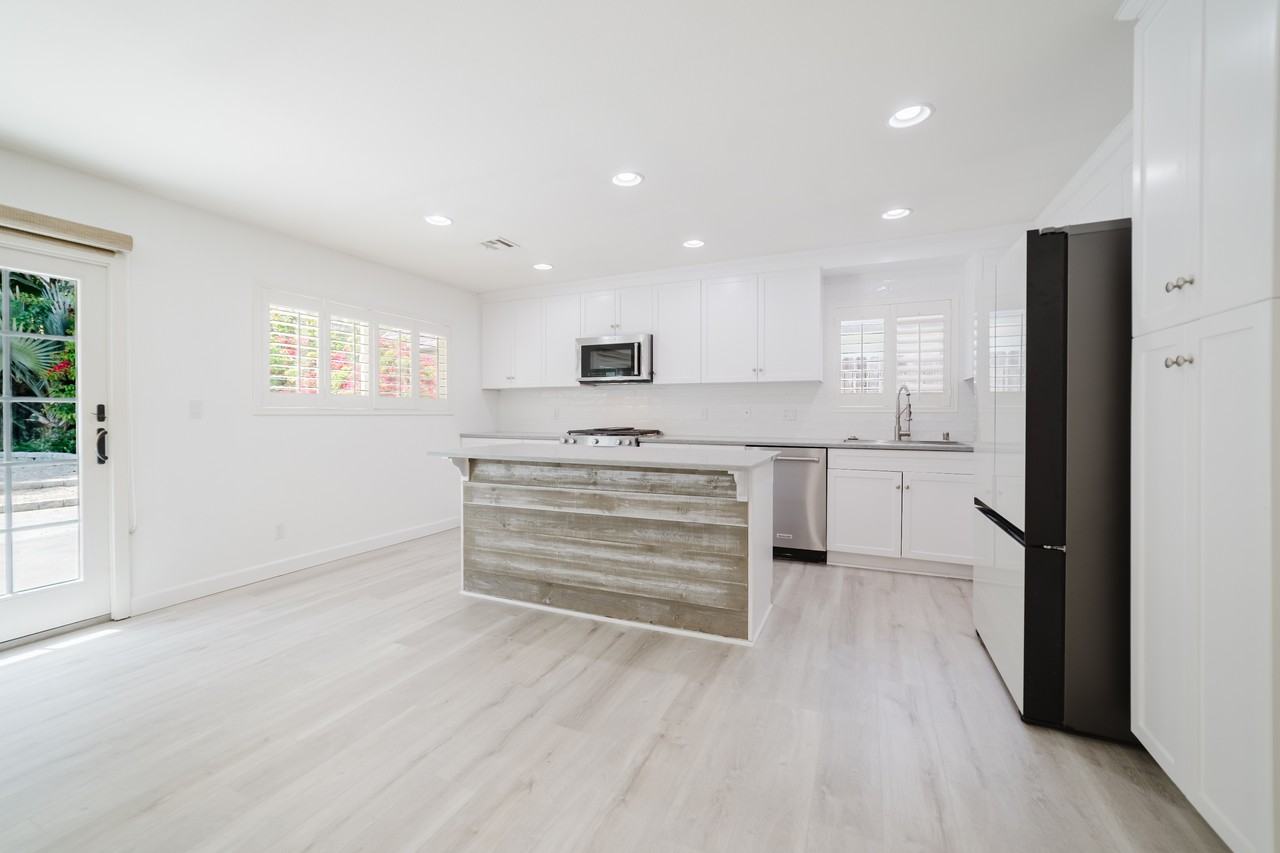 3953 James Dr #1 - Photo 4 of 32