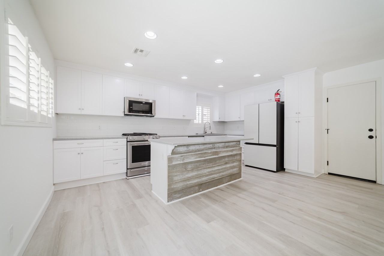 3953 James Dr #1 - Photo 6 of 32