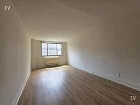 323 W 96th St #EV614 - Photo 1 of 1