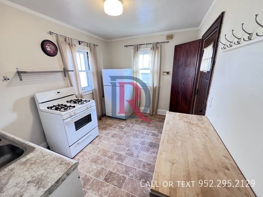 3255 20th Ave S #2 - Photo 3 of 10