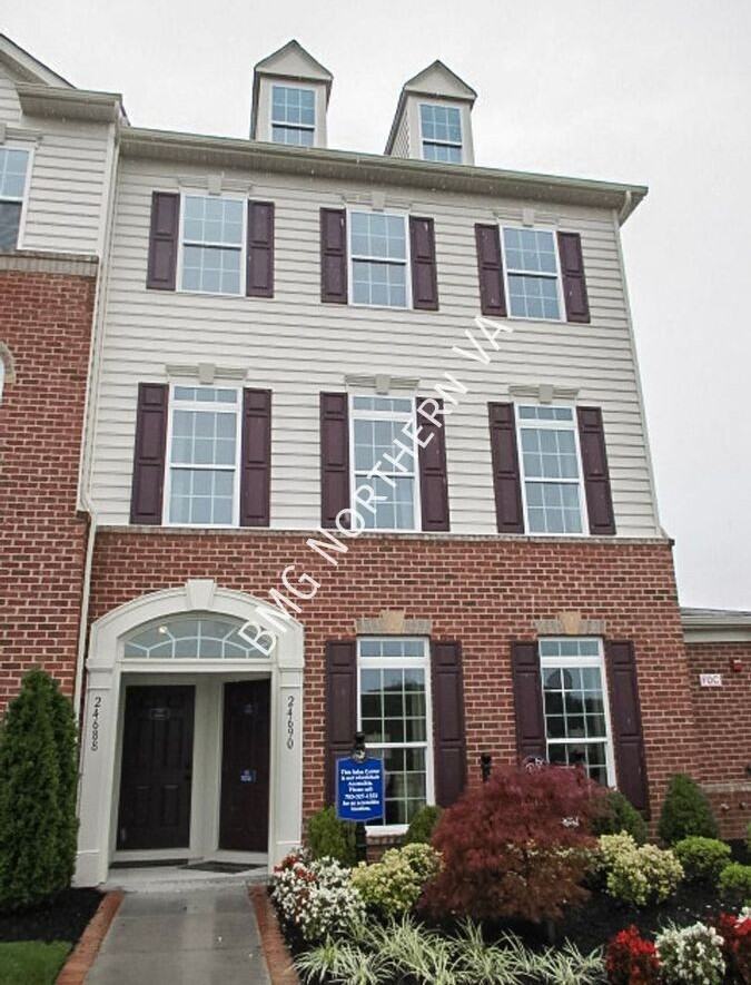 24688 Hutchinson Farm Dr - Photo 2 of 28