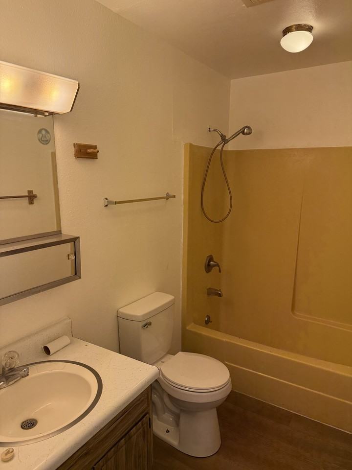 100 B St #5 - Photo 6 of 9