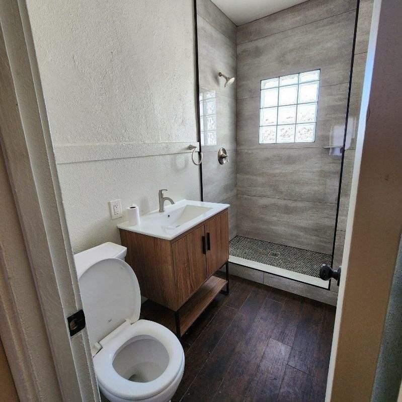 716 E Pierce St - Photo 2 of 17