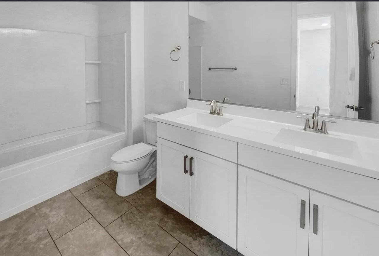 6418 W Mark Ln - Photo 3 of 14