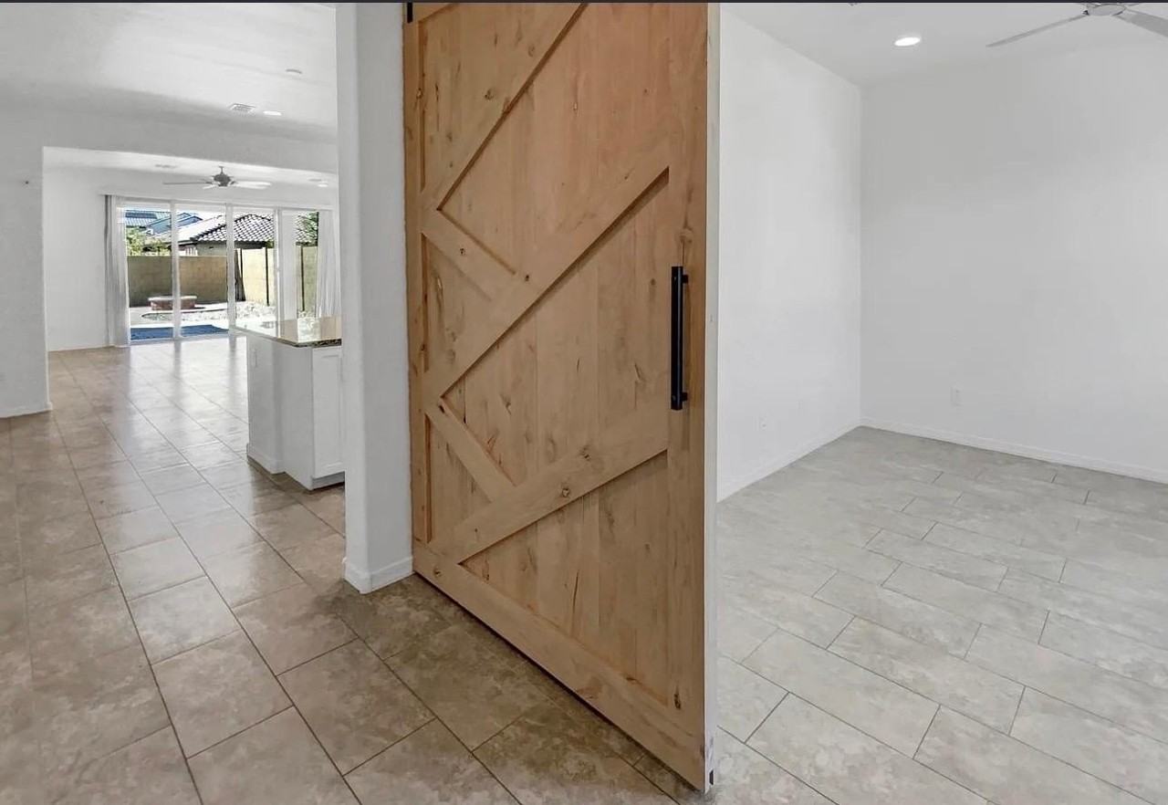 6418 W Mark Ln - Photo 5 of 14