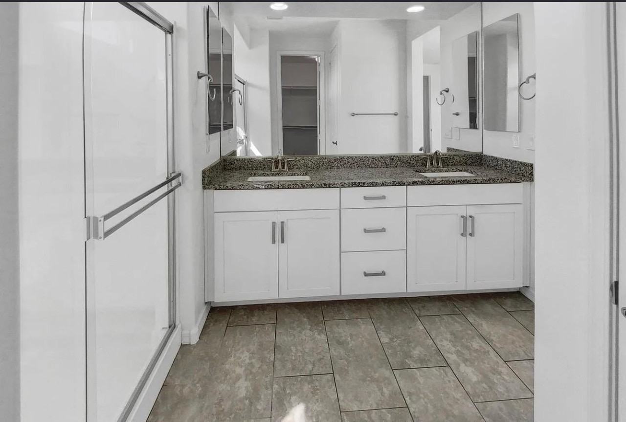 6418 W Mark Ln - Photo 6 of 14