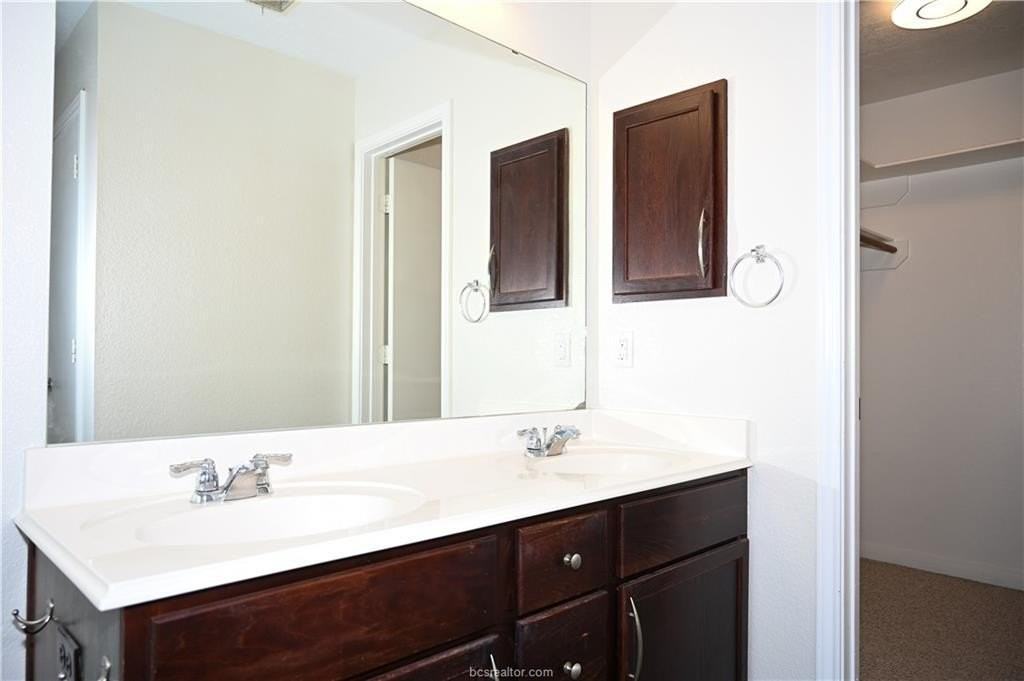 1001 Fallbrook Loop - Photo 6 of 10