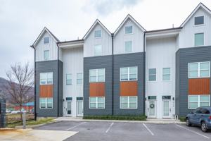 featured image of 1420 Stockyard Pl