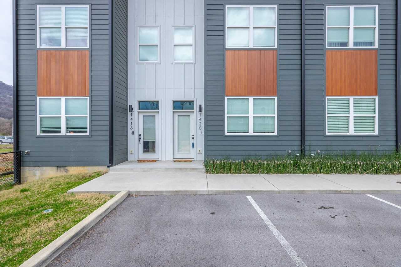 1420 Stockyard Pl - Photo 2 of 50