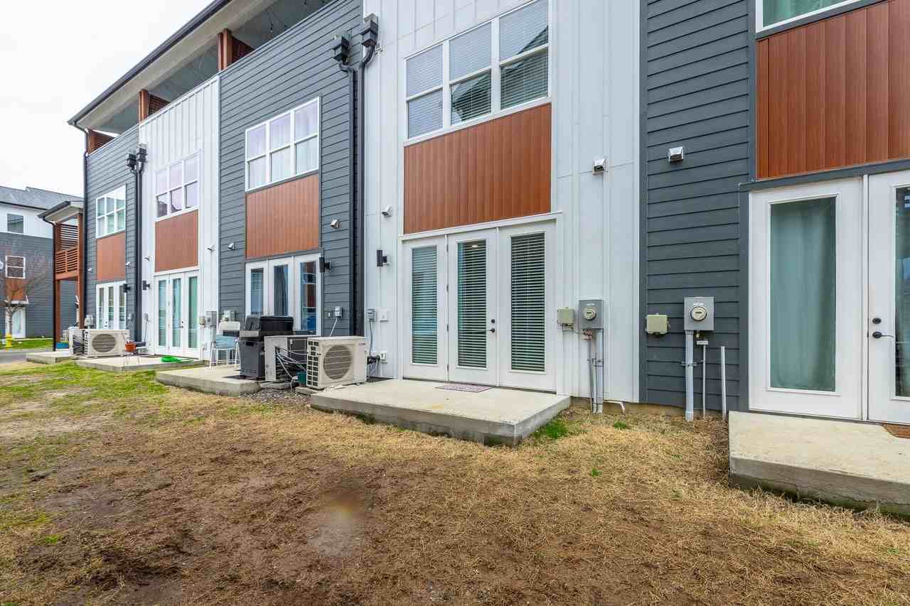 1420 Stockyard Pl - Photo 4 of 50