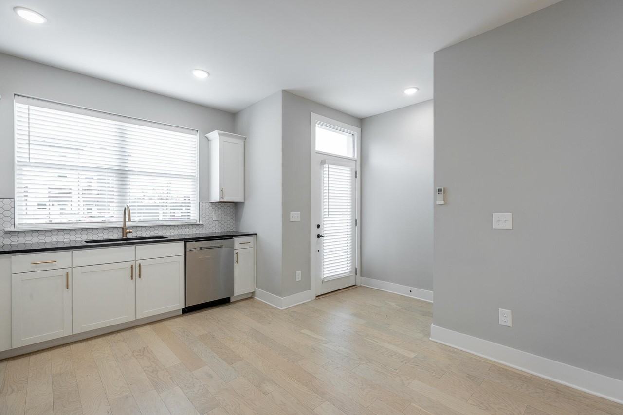 1420 Stockyard Pl - Photo 5 of 50