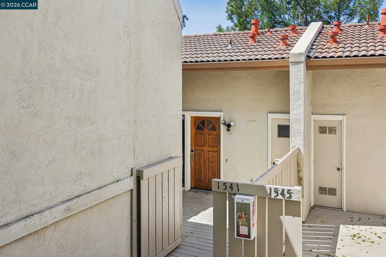 1541 Moraga Way - Photo 4 of 43