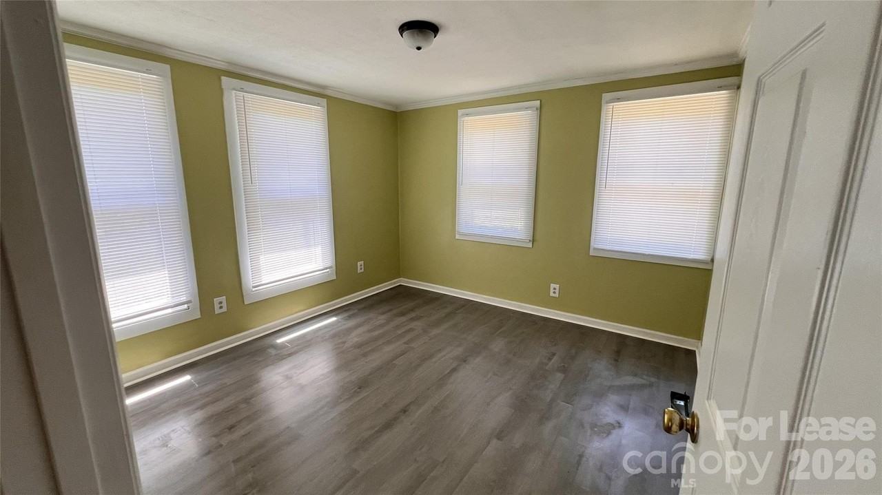 7077 Long Island Rd - Photo 5 of 30