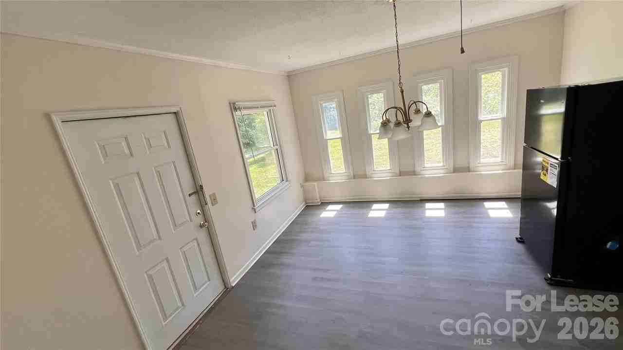 7077 Long Island Rd - Photo 7 of 30