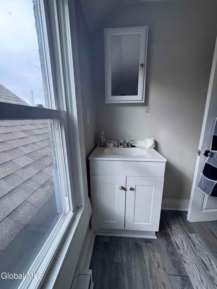 10 Grace St #2R - Photo 4 of 11