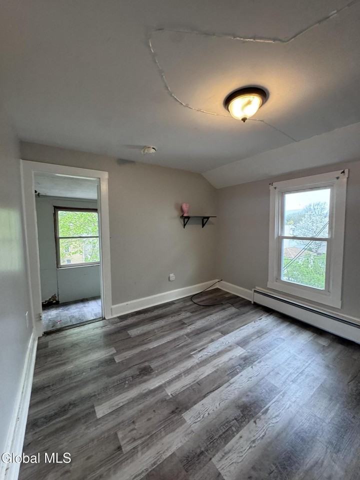 10 Grace St #2R - Photo 6 of 11