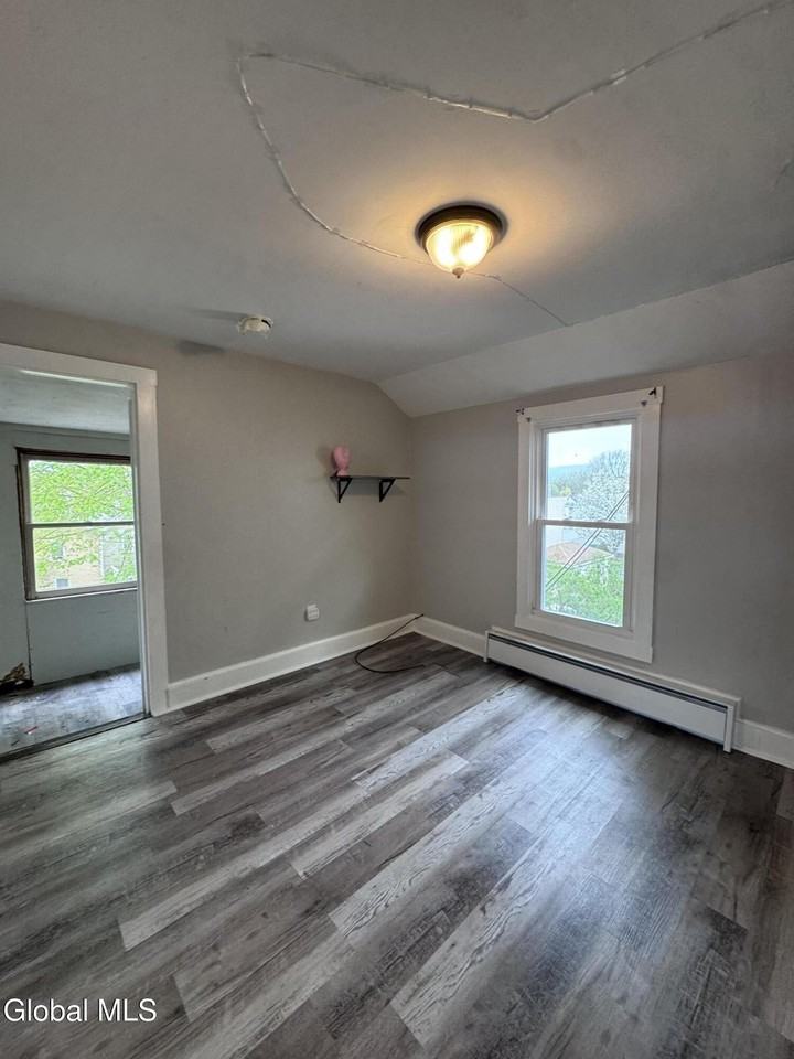 10 Grace St #2R - Photo 7 of 11