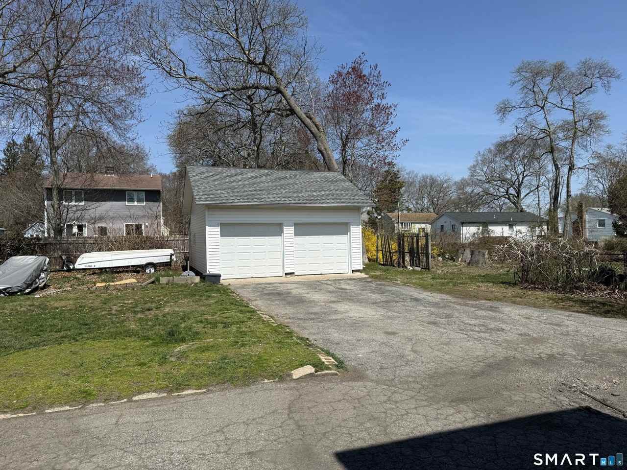 140 Hynes Ave - Photo 3 of 12