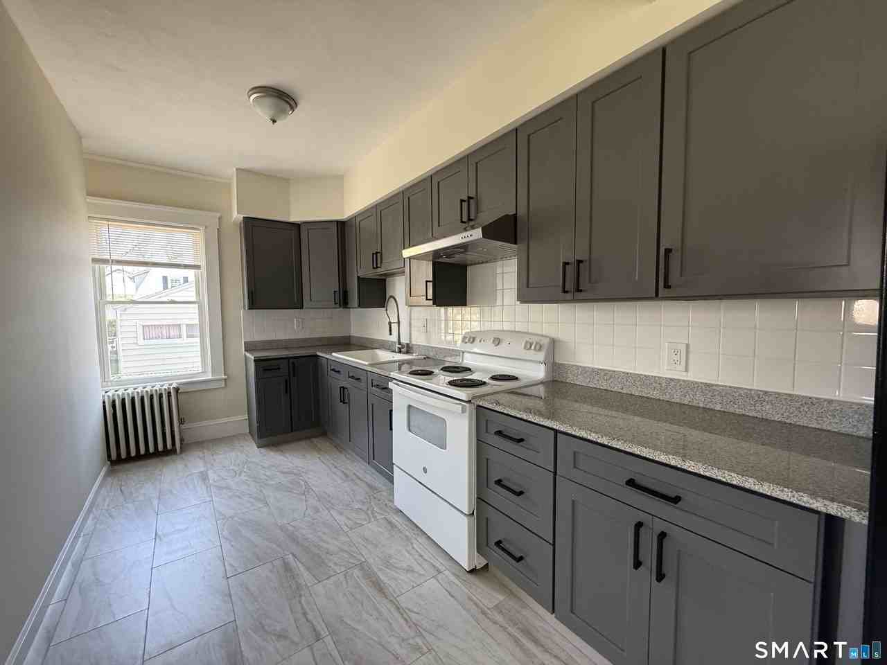 140 Hynes Ave - Photo 6 of 12