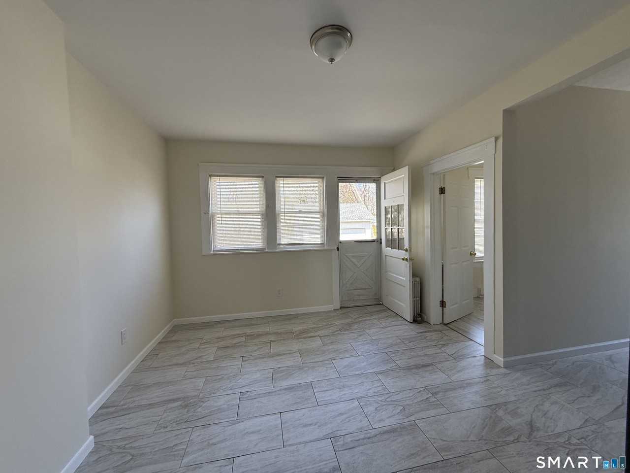 140 Hynes Ave - Photo 7 of 12