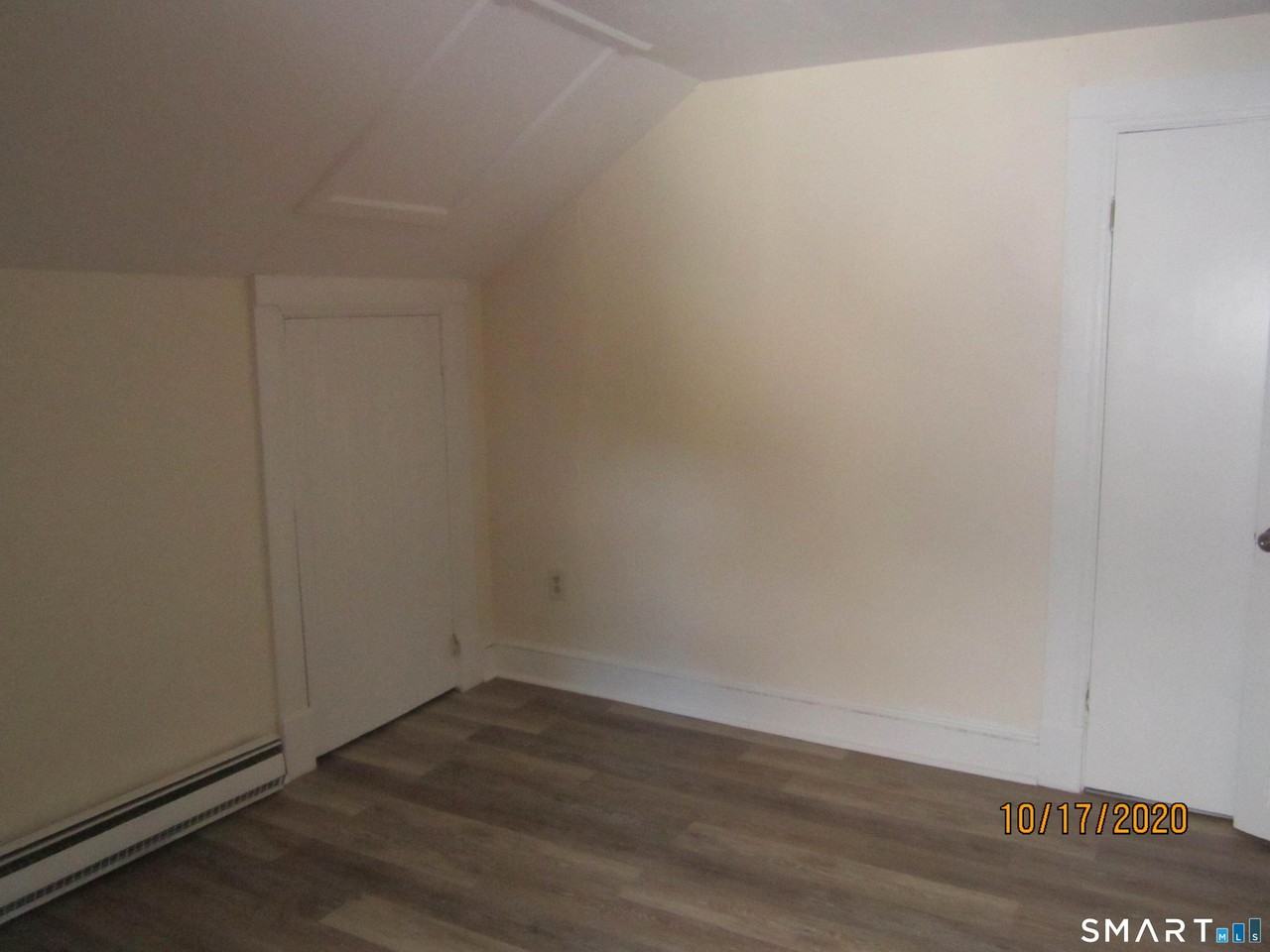 1085 Broad St - Photo 6 of 12