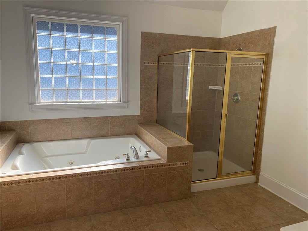 8067 Revere Dr - Photo 6 of 15