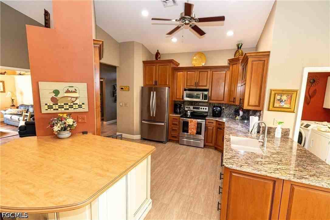 9411 Old Hickory Cir - Photo 5 of 38