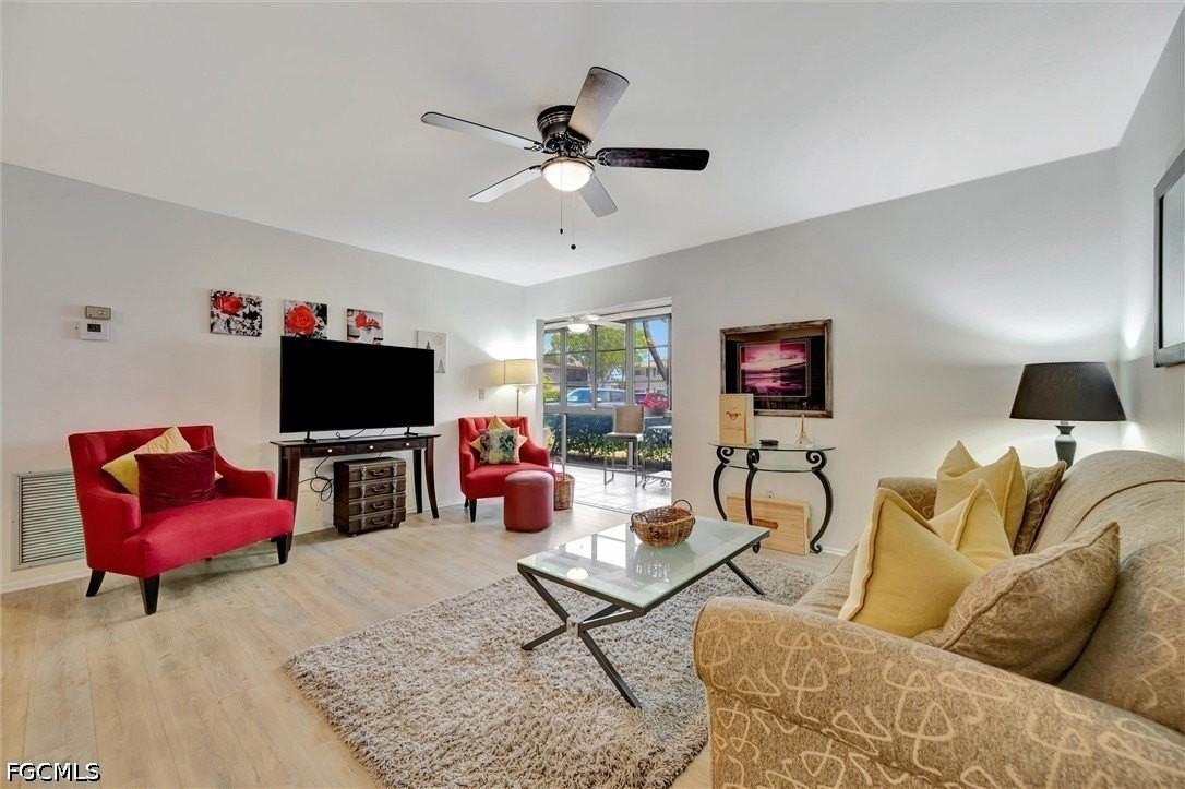 8110 S Woods Cir #4 - Photo 5 of 28