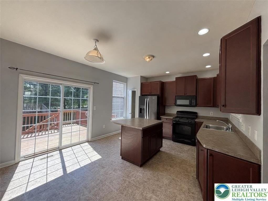 5200 Spring Ridge Dr E - Photo 3 of 14