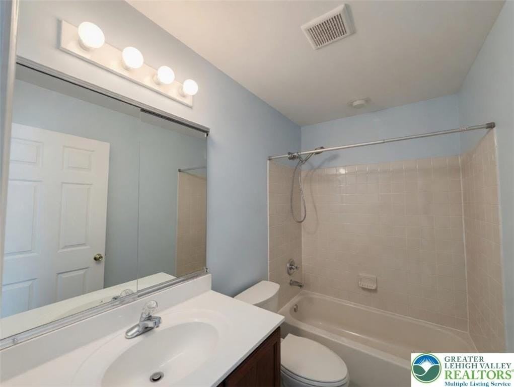 5200 Spring Ridge Dr E - Photo 6 of 14