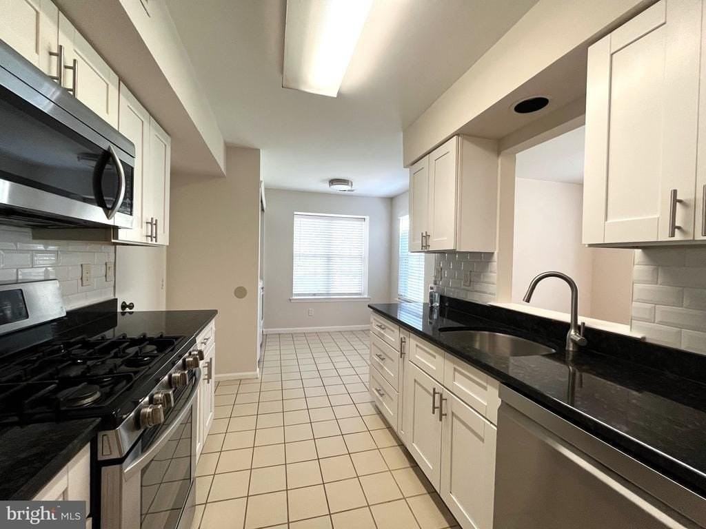 40-H Roxbury Ct - Photo 7 of 14