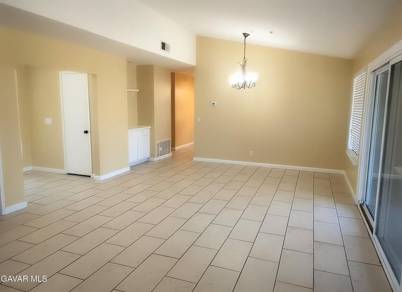 37734 Tackstem St - Photo 4 of 15