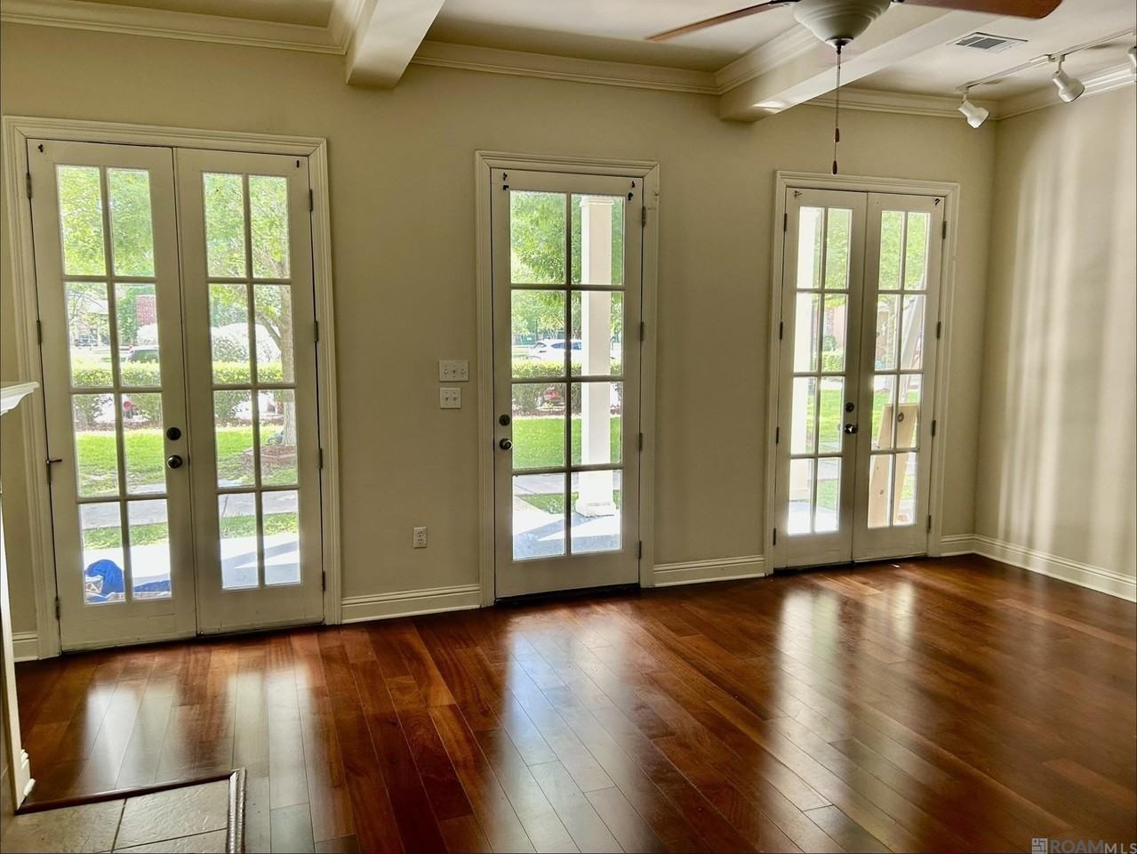 2137 S Commerce Ave #113 - Photo 5 of 29