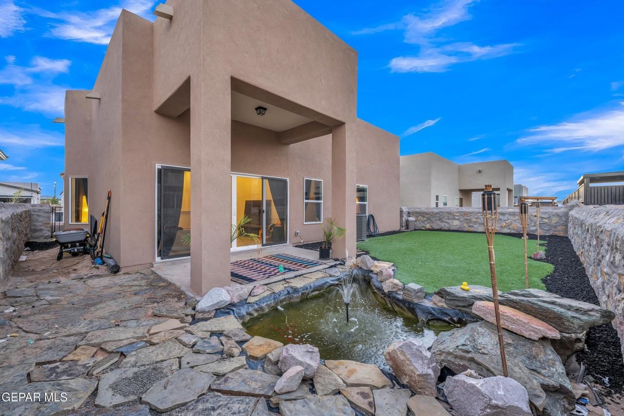 13257 Coldham St - Photo 7 of 49