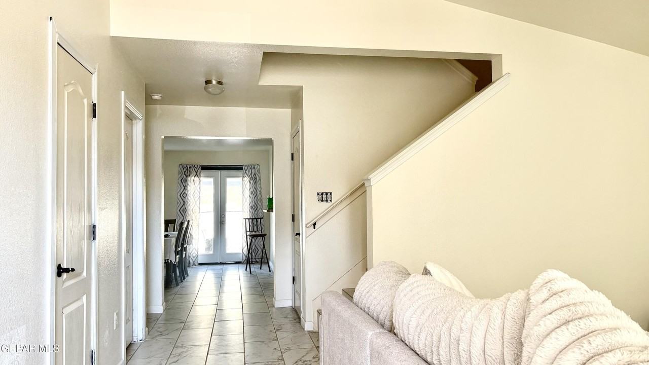 2417 Sparrow Point St - Photo 2 of 11