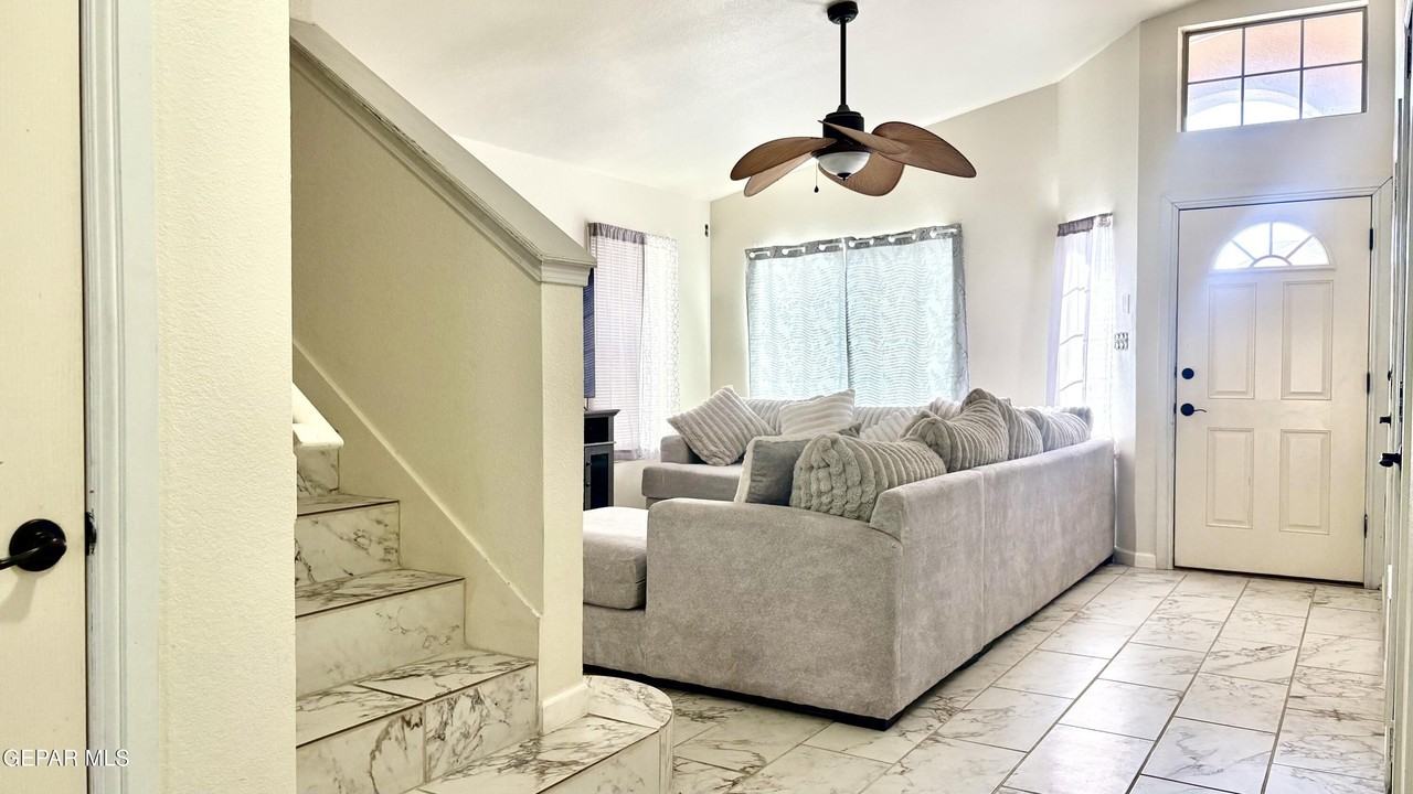 2417 Sparrow Point St - Photo 3 of 11