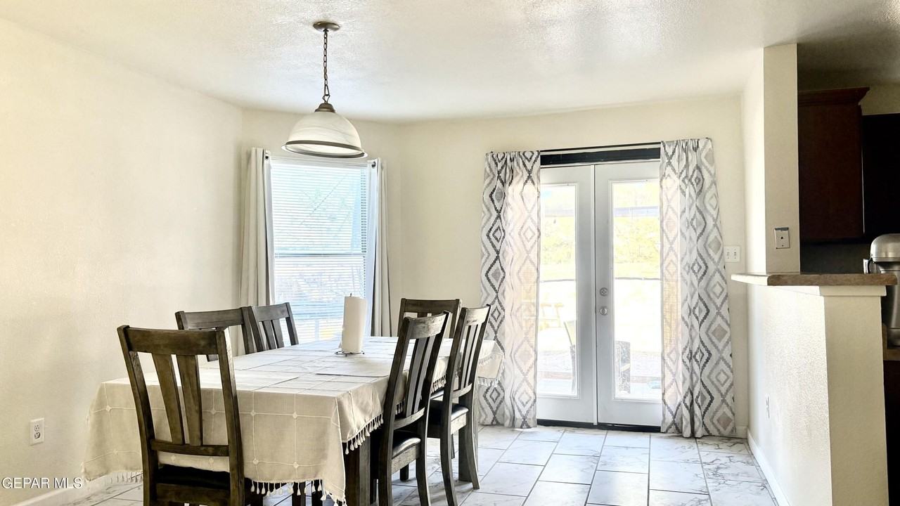 2417 Sparrow Point St - Photo 4 of 11