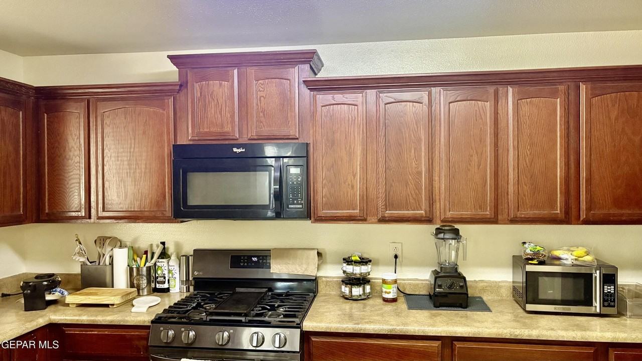 2417 Sparrow Point St - Photo 5 of 11