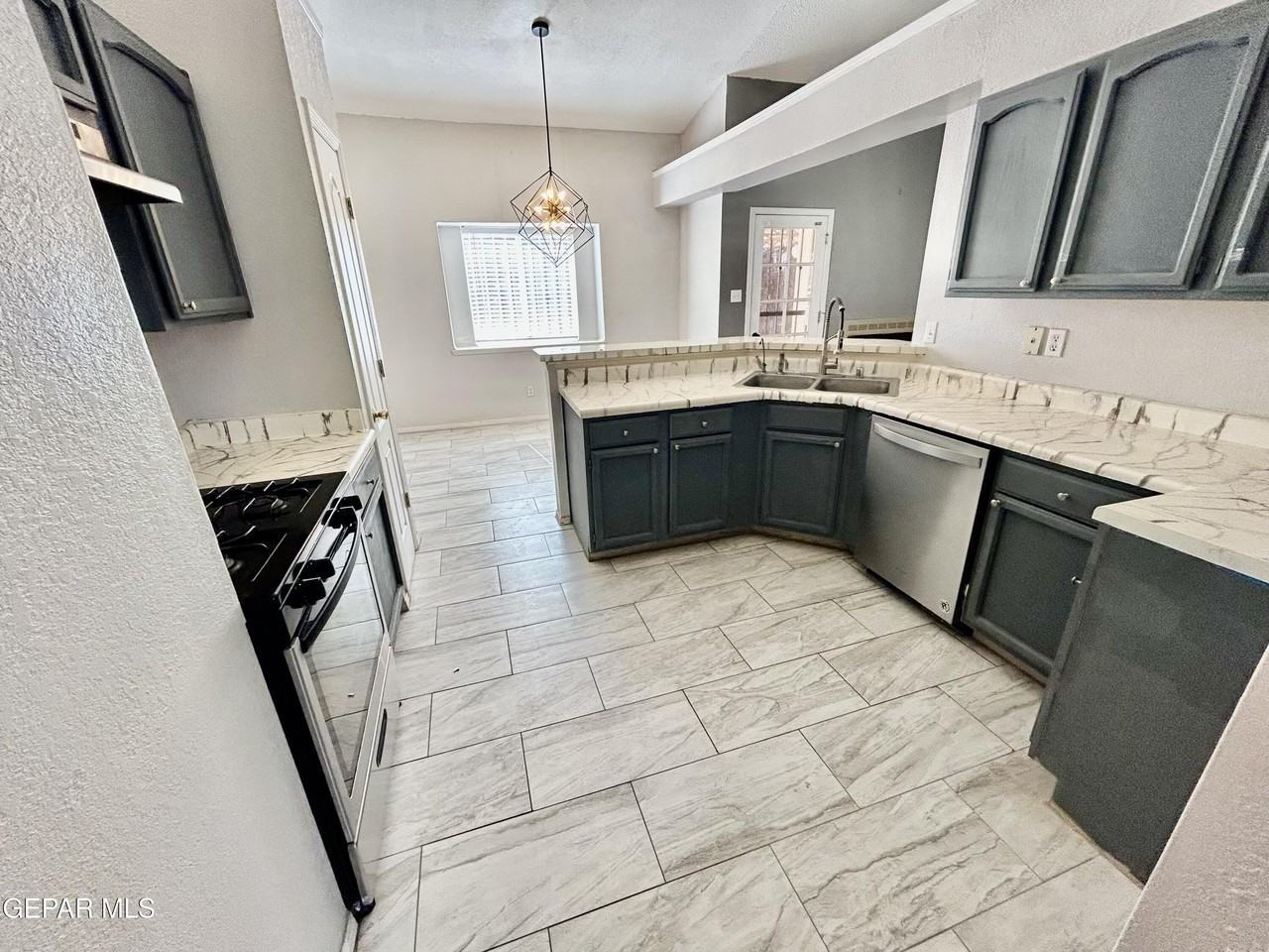 1721 Jenny Laurie Ct - Photo 5 of 15