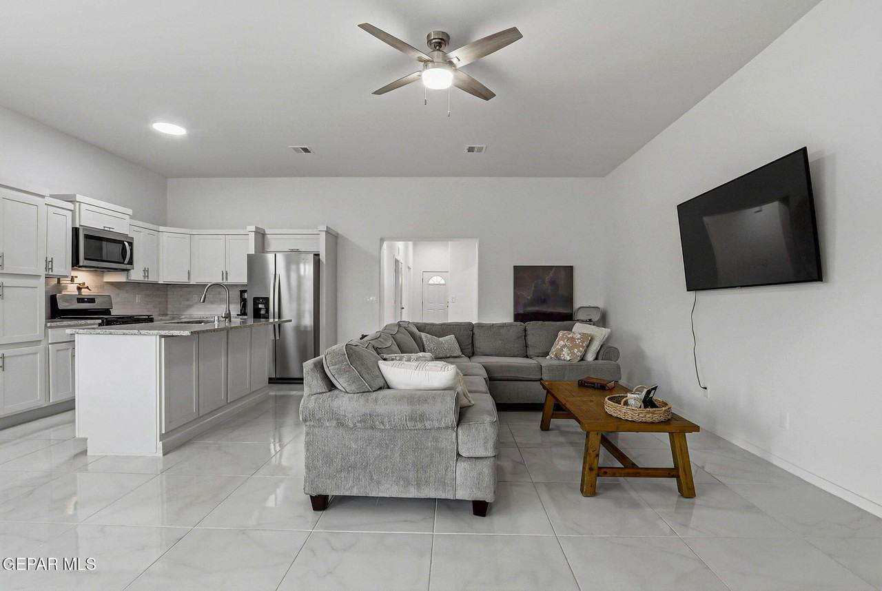 13808 Paseo Sereno Dr - Photo 5 of 50